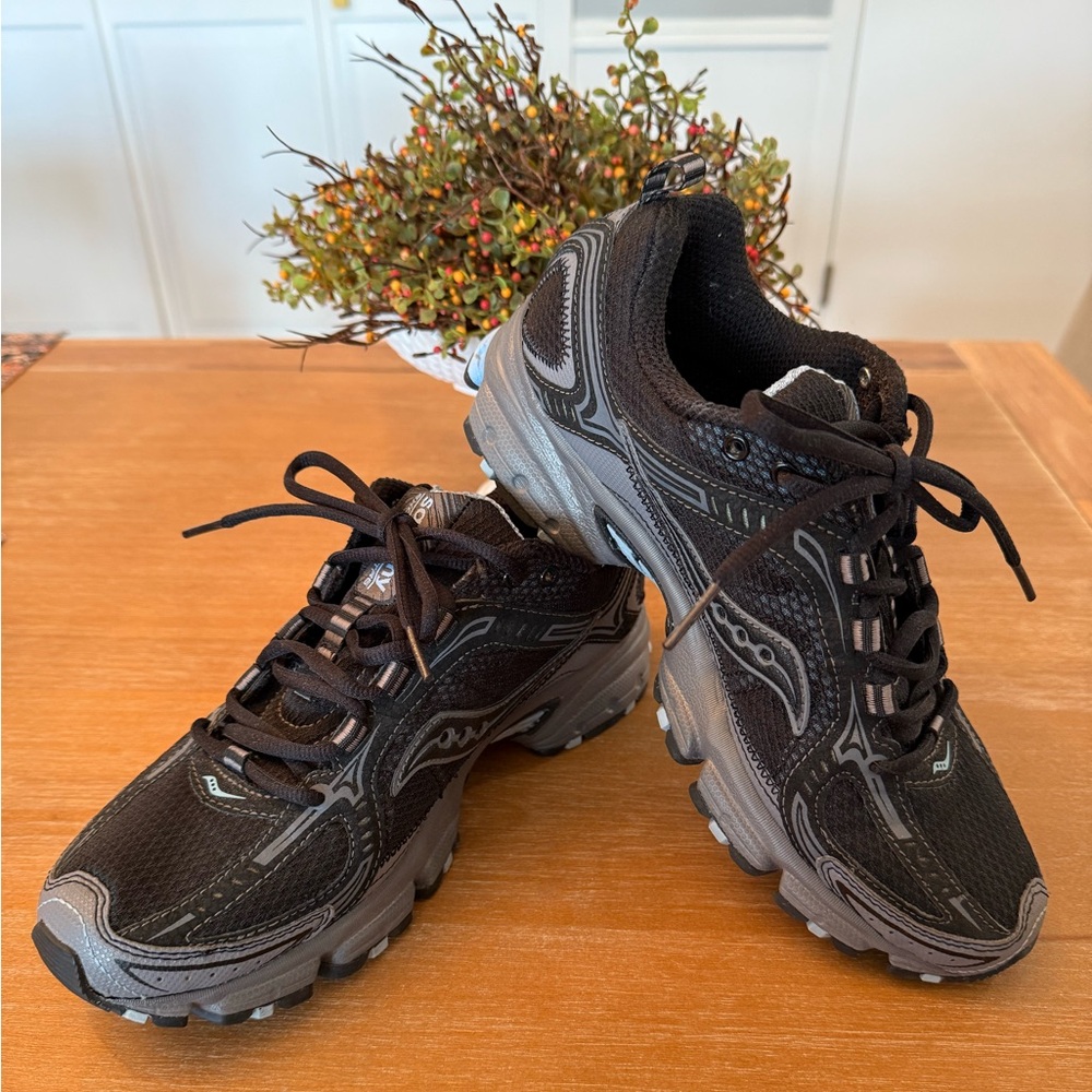 Saucony Women’s Black and Gray Excursion TR 6 Running Shoes 👟